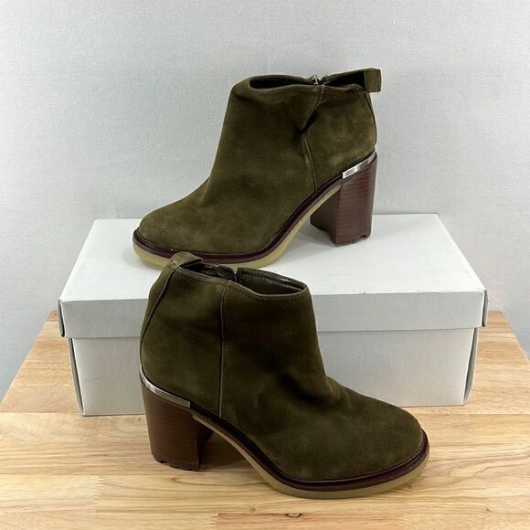 Vince Camuto Gorgan Casual Ankle Boots- Dark Green- Size 7.5 M- New - Picture 1 of 7